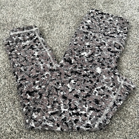 Athleta Other - Athleta XS 7/8 tights (25”) like new!  Worn 2x never out in dryer
